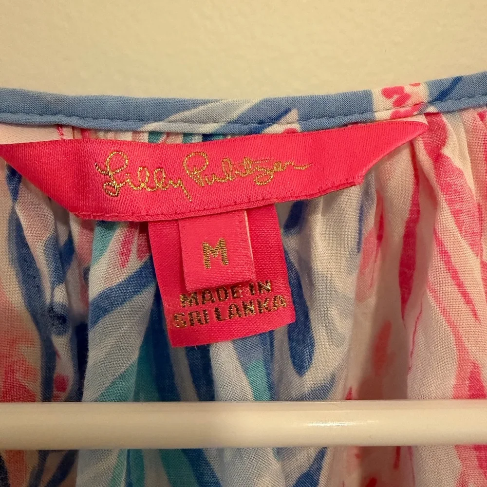 *LIKE NEW* Lilly Pulitzer Coral Print 3/4 Sleeve, Blue and Pink Blouse - Picture 4 of 8